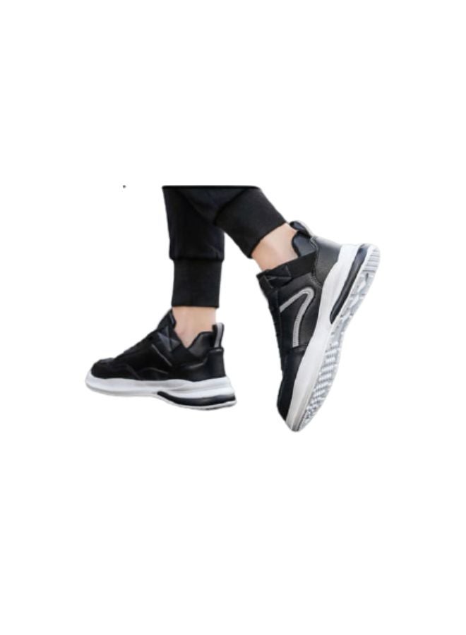 بيوينتي حذاء رياضي برباط ورقبة منخفضة أسود - Image 4