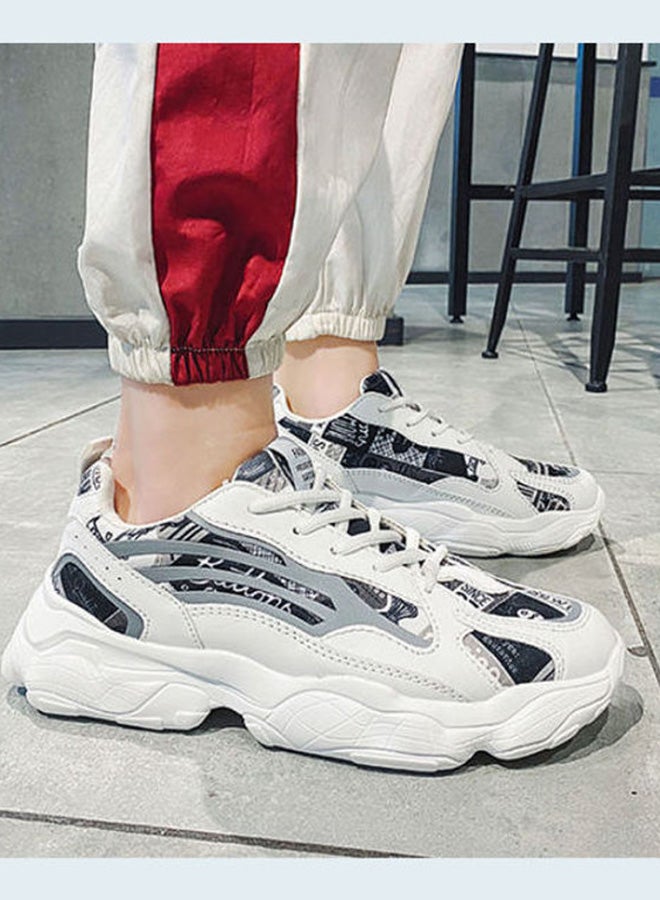 بيوينتي حذاء رياضي برباط ورقبة منخفضة أبيض/ أسود - Image 3