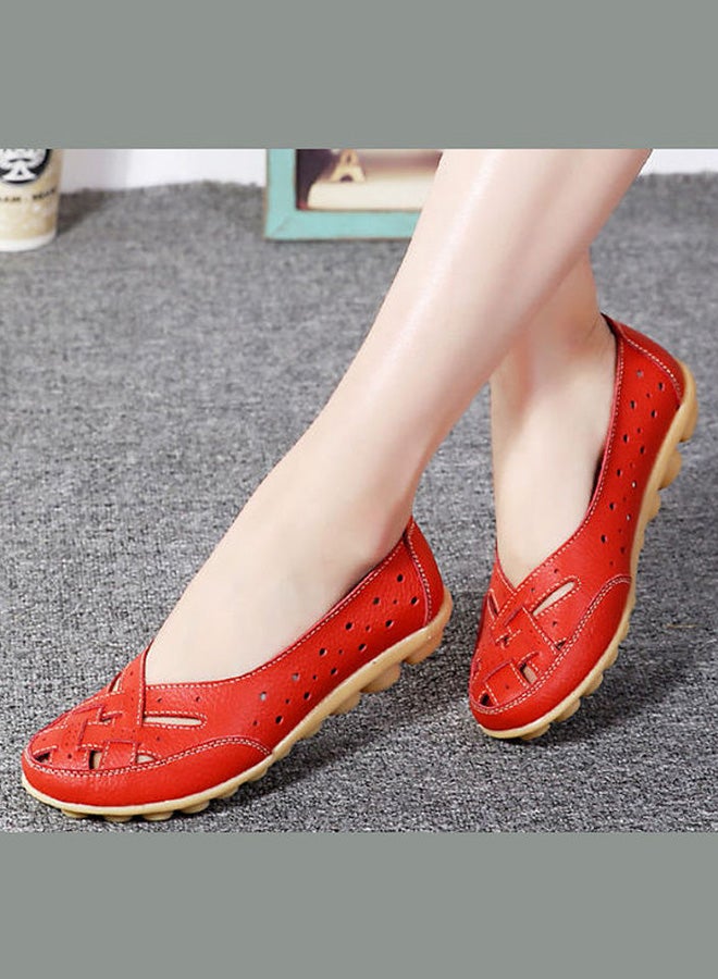 بيوينتي حذاء بكعب عال مسطح بدون رباط مزين بتفاصيل متقاطعة أحمر / بيج - Image 3