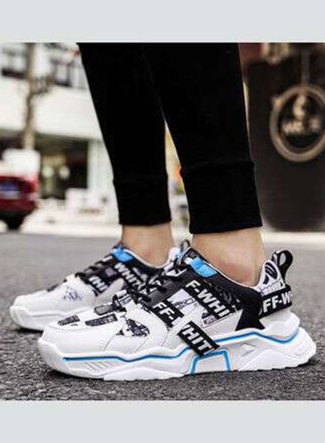 بيوينتي سنيكرز كاجوال برباط ورقبة منخفضة ومقدمة مستديرة أبيض/أسود/أزرق - Image 4