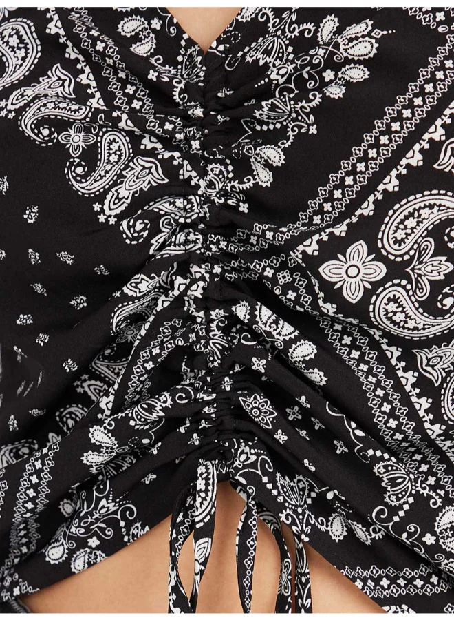 Closet By Styli Paisley Printed Casual Crop Top Black/White