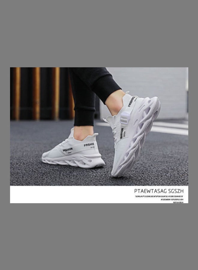 بيوينتي حذاء رياضي كاجوال برقبة منخفضة أبيض/ أسود - Image 4