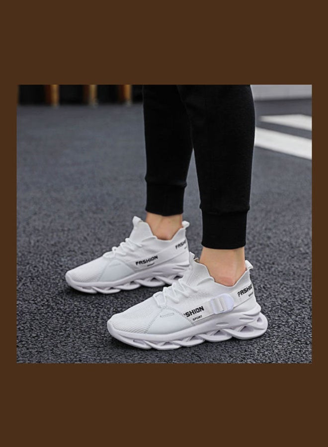 بيوينتي حذاء رياضي كاجوال برقبة منخفضة أبيض/ أسود - Image 5