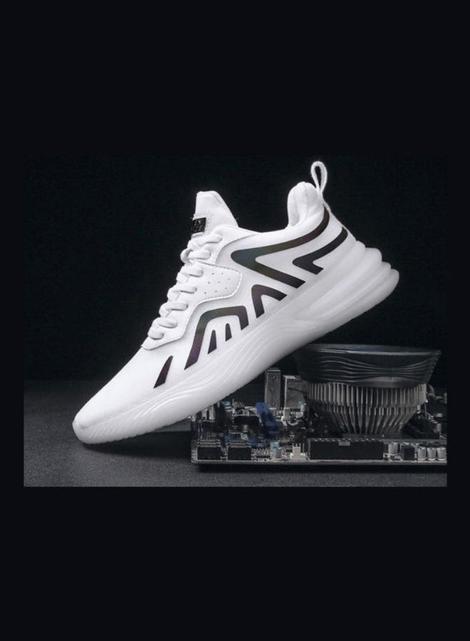 بيوينتي سنيكرز برقبة منخفضة وتصميم شبكي أبيض/ أسود - Image 5