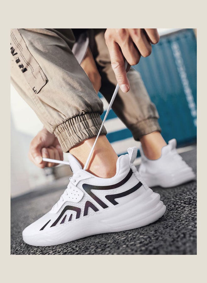 بيوينتي سنيكرز برقبة منخفضة وتصميم شبكي أبيض/ أسود - Image 4