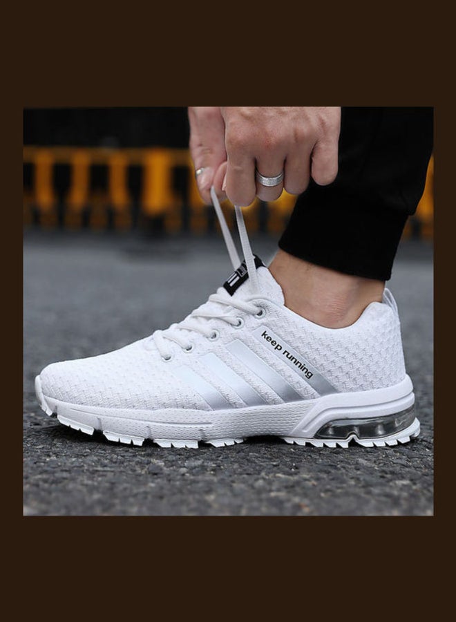 بيوينتي سنيكرز عصري برقبة منخفضة للشباب أبيض - Image 5