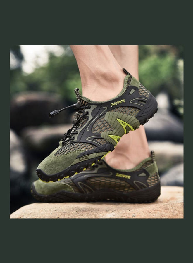 بيوينتي سنيكرز برقبة منخفضة للرحلات في الأماكن المفتوحة أخضر/أسود - Image 5