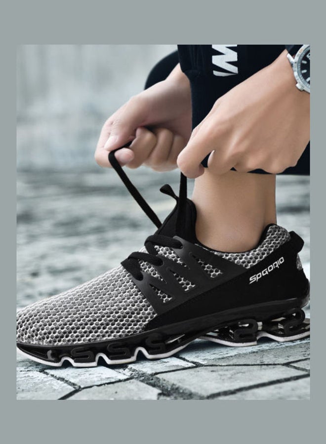 بيوينتي حذاء سنيكرز رياضي برقبة منخفضة رمادي/أسود - Image 4