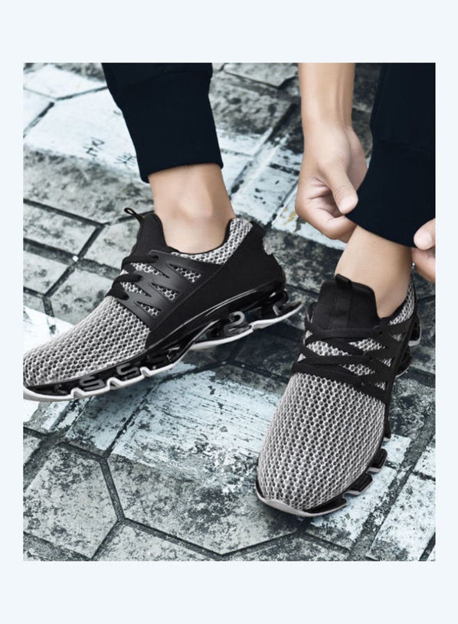 بيوينتي حذاء سنيكرز رياضي برقبة منخفضة رمادي/أسود - Image 5