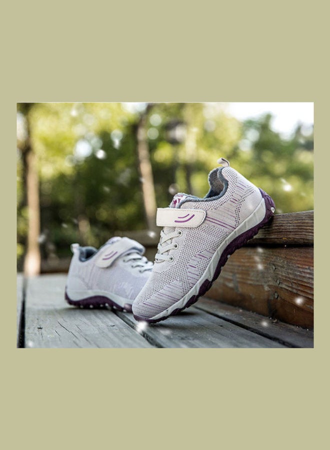 بيوينتي سنيكرز برقبة منخفضة للنساء رمادي / بنفسجي - Image 5