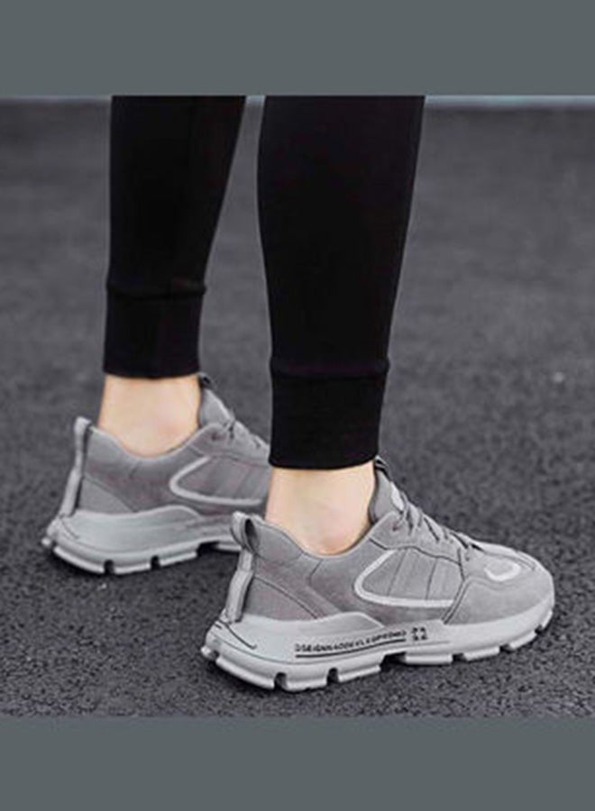 بيوينتي حذاء رياضي برباط ورقبة منخفضة - Image 1