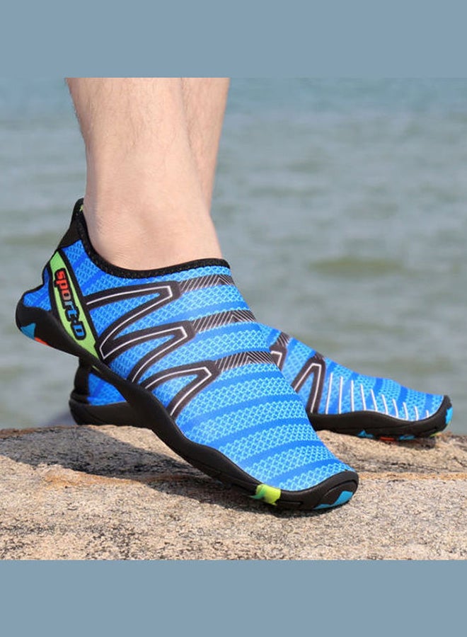 بيوينتي حذاء غوص بدون رباط مزين بطبعة أزرق/أسود/أخضر - Image 4