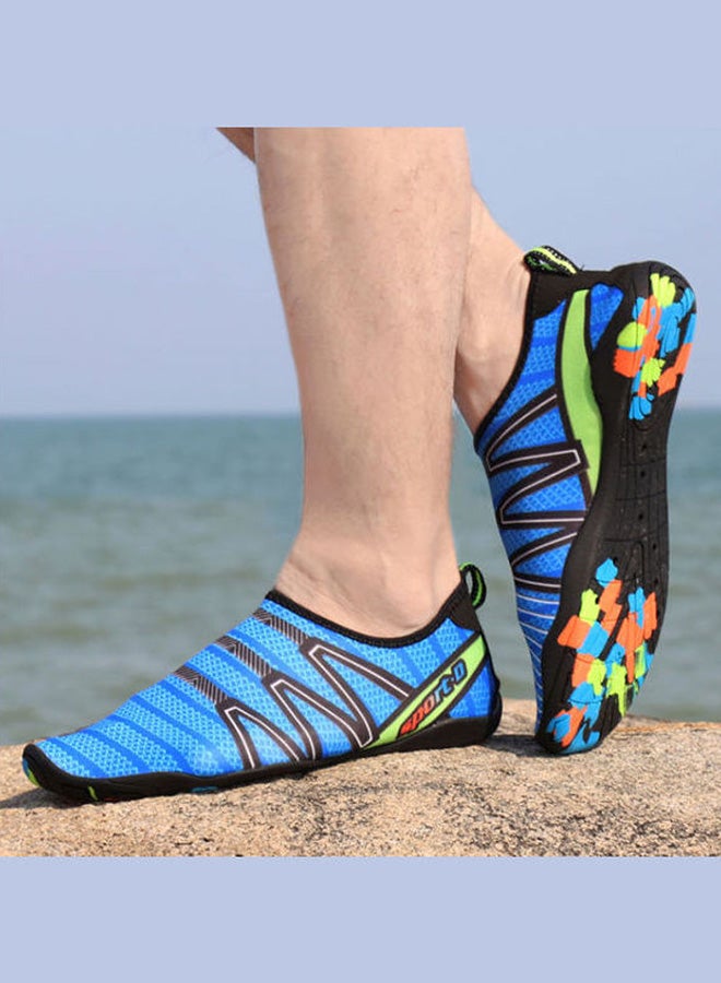 بيوينتي حذاء غوص بدون رباط مزين بطبعة أزرق/أسود/أخضر - Image 5