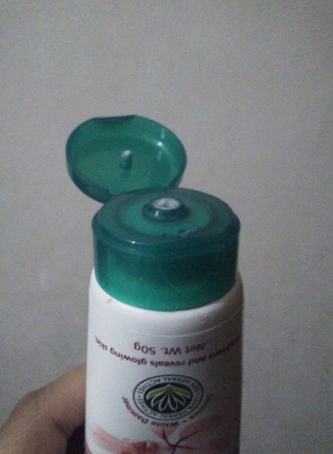 Himalaya Clear Complexion Daily Scrub 150ml  - Image 3