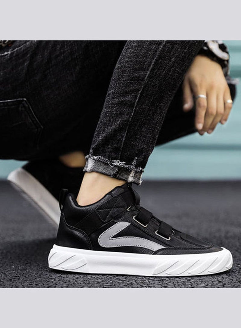 بيوينتي حذاء رياضي برباط ورقبة منخفضة أسود/ أبيض - Image 4