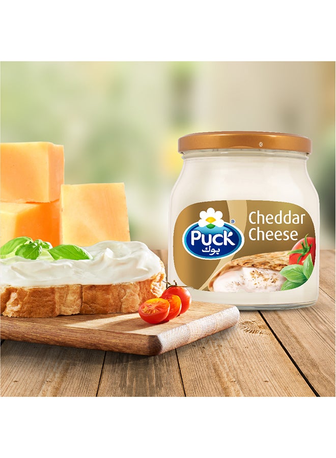 Puck Cheddar Cream Cheese Spread Jar 500grams - Image 4