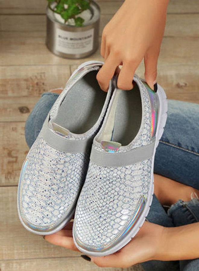 بيوينتي سنيكرز بدون رباط بساق منخفضة للنساء - Image 2