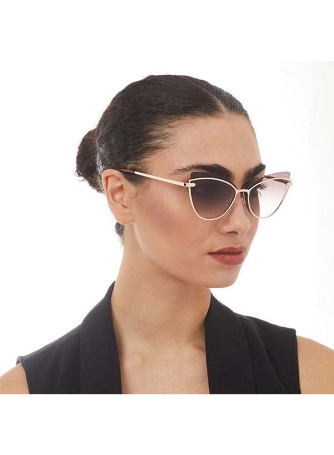 بلاك أوت نظارة شمسية ميدنايت بإطار كامل على شكل عين القطة - مقاس العدسة: 61 مم للنساء - Image 5