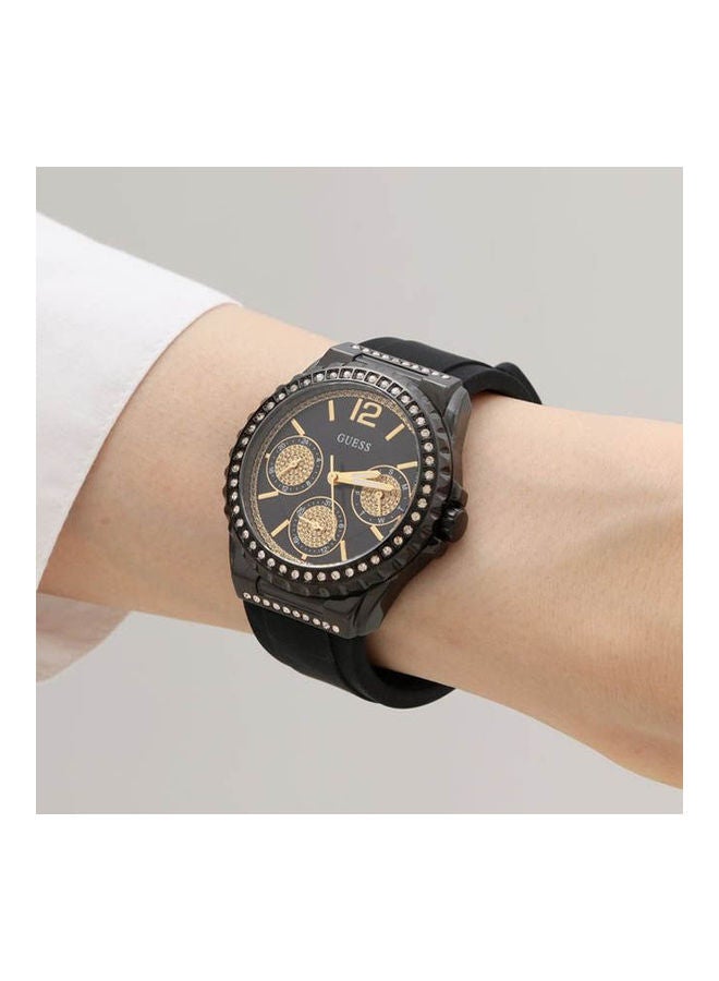 GUESS Women's Analog Stainless Steel Clasp Round Wrist Watch W0846L1  - Image 2