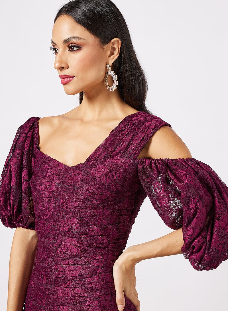 Threadz by Ajooni - Ruched Lace Bodycon Dress Maroon - Image 1