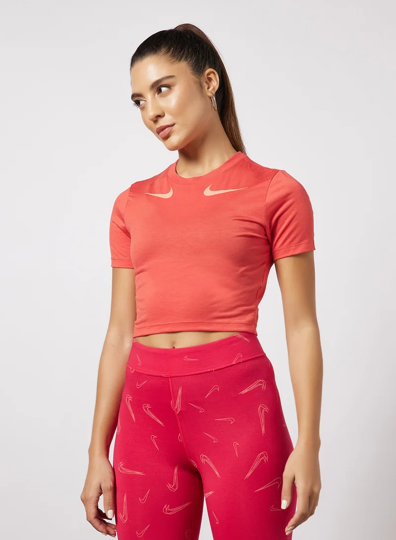 Nike NSW Swoosh T-Shirt Red