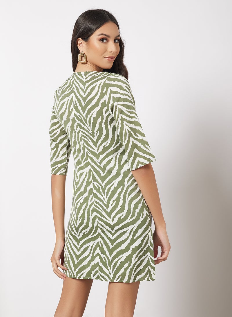 Aila - Casual Short Sleeve Mini Dress With Round Neck Wavy Striped Pattern Green - Image 1