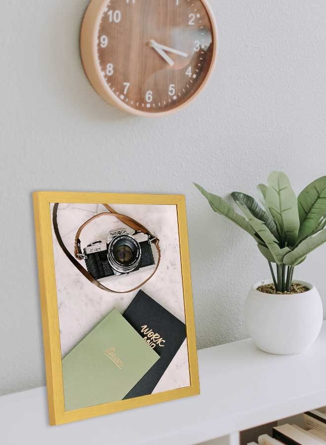 لوحة فنية بإطار لديكور الحائط بتصميم كاميرا متعدد الألوان 33x43سم - Image 3
