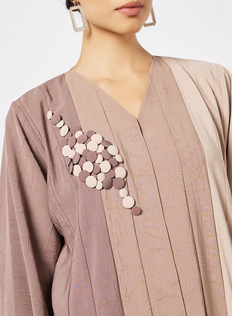 بوسني عباية مطرزة بأزرار بني  - Image 3