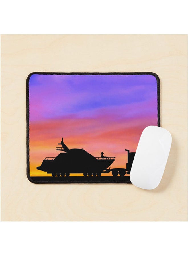 لوحة ماوس بطبعة يخت بوجاك هورسمان وفق شاحنة على خلفية السماء منتج متعدد الألوان