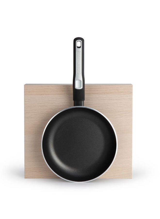 BLACK+DECKER - Non-Stick Fry Pan & Frying Pan with 5 Layer PTFE Non-Stick Spray Coating BXSFP20BME Black - Image 1