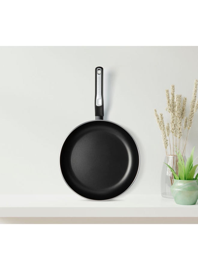 BLACK+DECKER - Non-Stick Fry Pan & Frying Pan with 5 Layer PTFE Non-Stick Spray Coating BXSFP28BME Black - Image 1