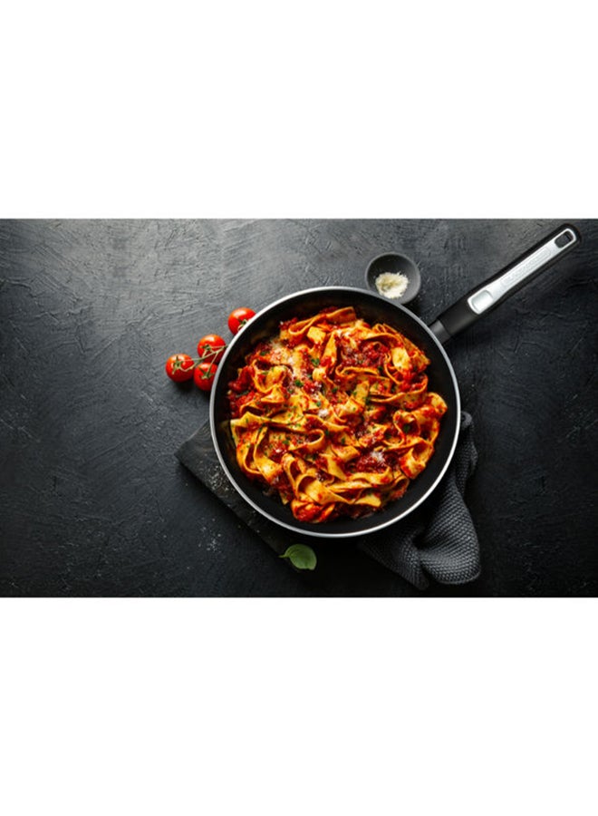 BLACK+DECKER - Non-Stick Fry Pan & Frying Pan with 5 Layer PTFE Non-Stick Spray Coating BXSFP28BME Black - Image 1