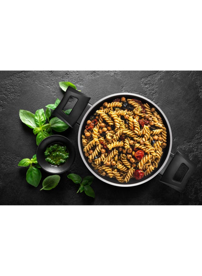 BLACK+DECKER - Non-Stick Casserole, Stockpot & Stewpot with Glass Lid and 5 Layer PTFE Non-Stick Spray Coating BXSCP24BME Black 24cm - Image 1