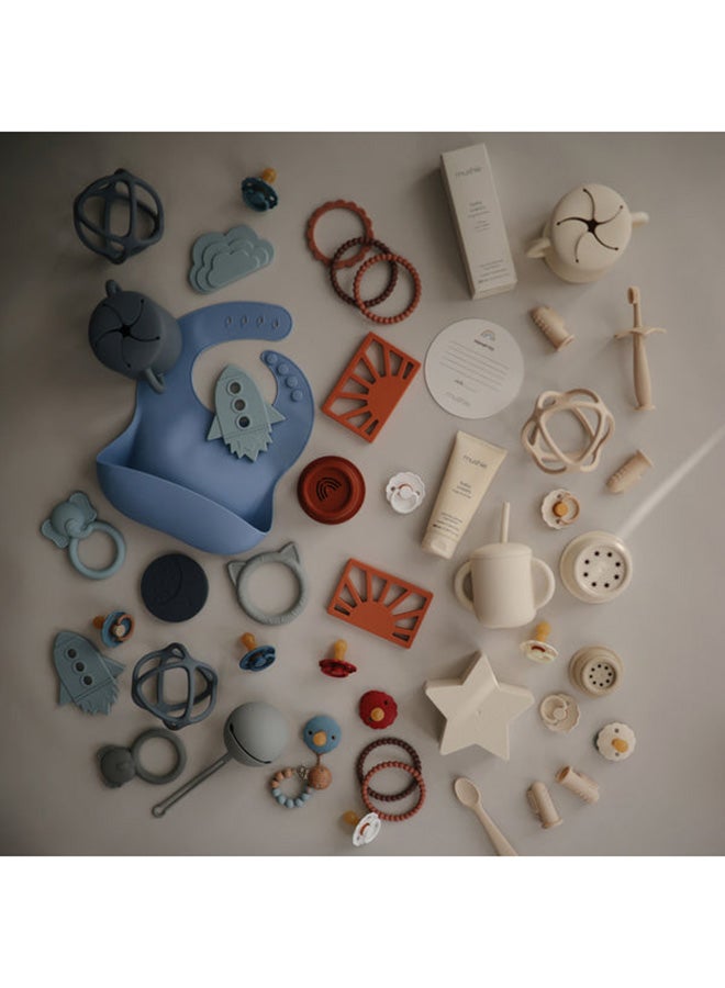 mushie Silicone Baby Bib - Powder Blue - Image 2