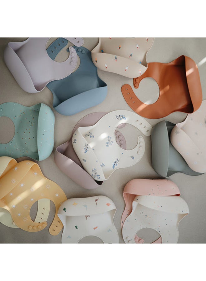 mushie Silicone Baby Bib - Powder Blue - Image 3