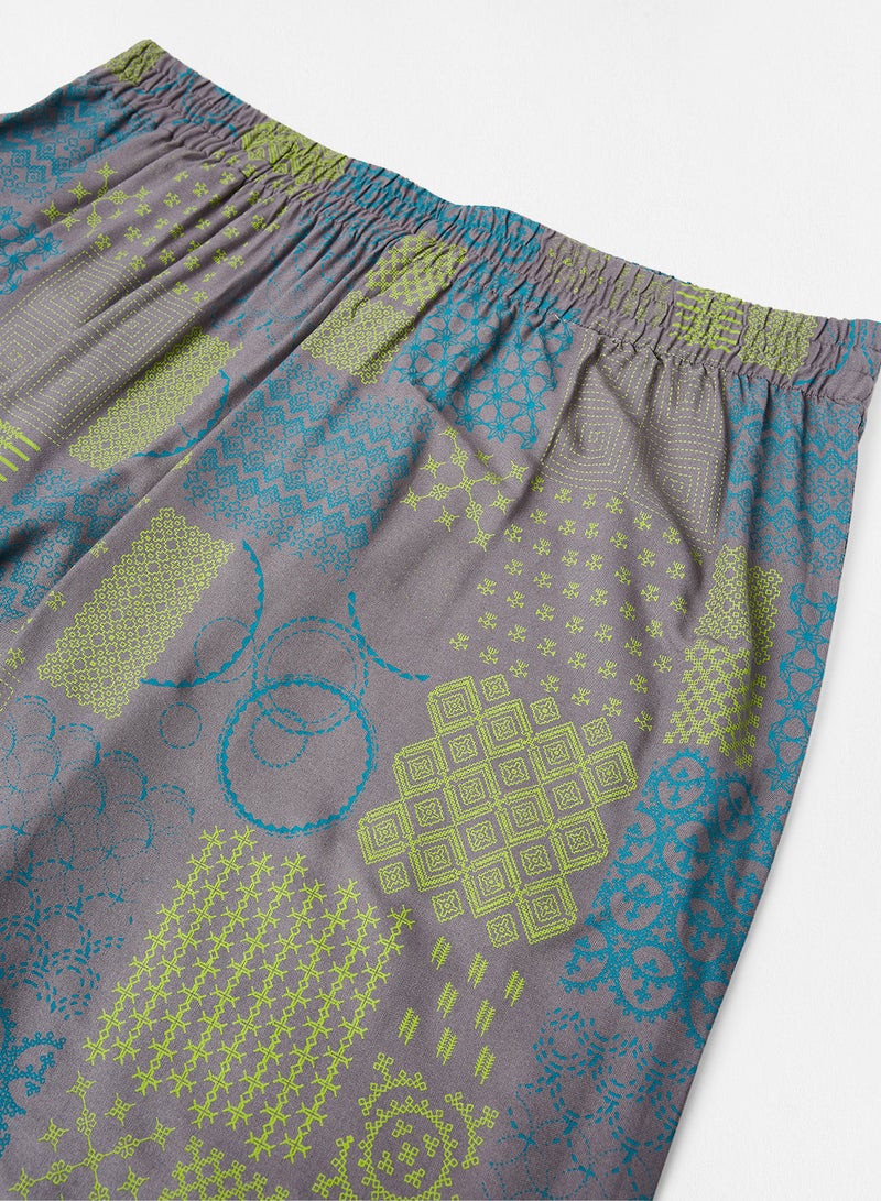 Aila Casual Comfortable Relaxed Fit Three-Quarter Pyjamas With A Matching Scrunchie Multicolour  - Image 3