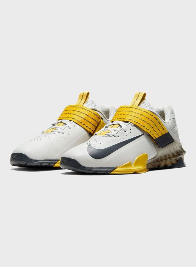 Nike Savaleos Yellow  - Image 3