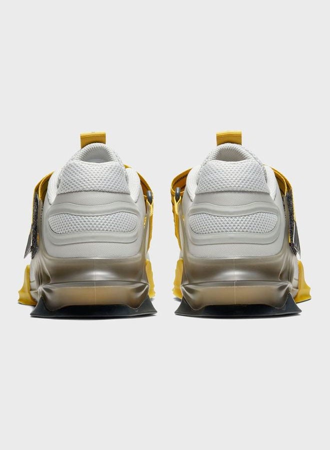 nike savaleos yellow