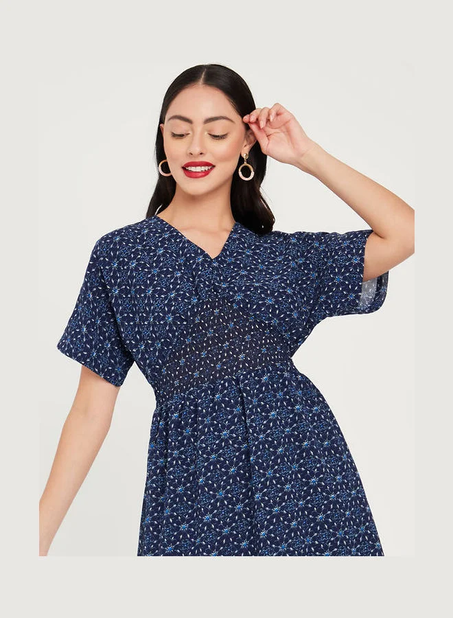 Closet By Styli V-Neck Printed Midi Dress Blue