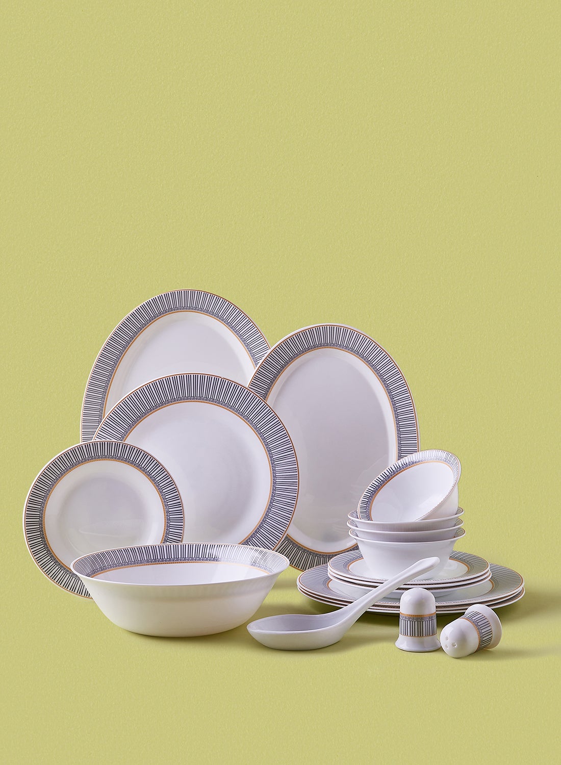 Noon East 18 Piece Opalware Dinner Set - Light Weight Dishes, Plates - Dinner Plate, Side Plate, Bowl, Serving Dish And Bowl - Serves 4 - Festive Design Aurora Gold White 