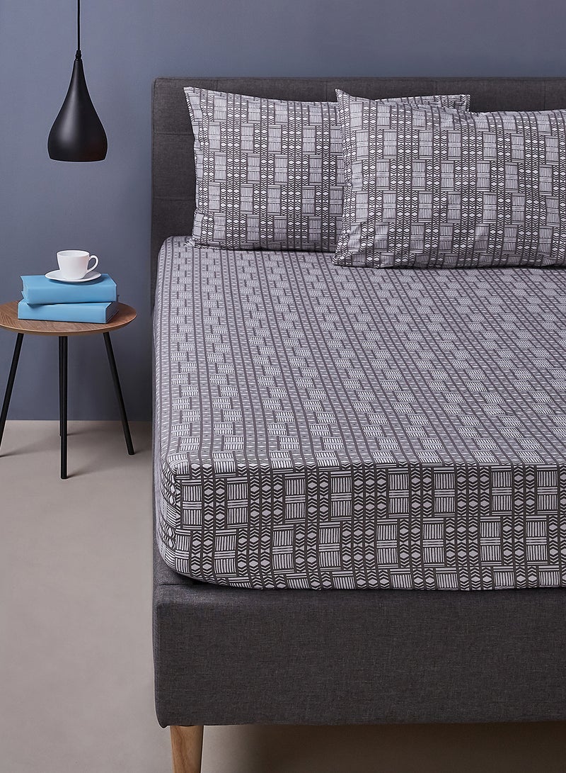 Noon East - Fitted Bedsheet Set Queen Size 100% Cotton Premium Quality 200 TC Everyday Use Breathable And Soft, With 1 Bed Sheet 150X200 Cm + 25cm And 2 Pillow Cases 50X75 Cm - Dark Grey Brick Dark Grey Brick - Image 1