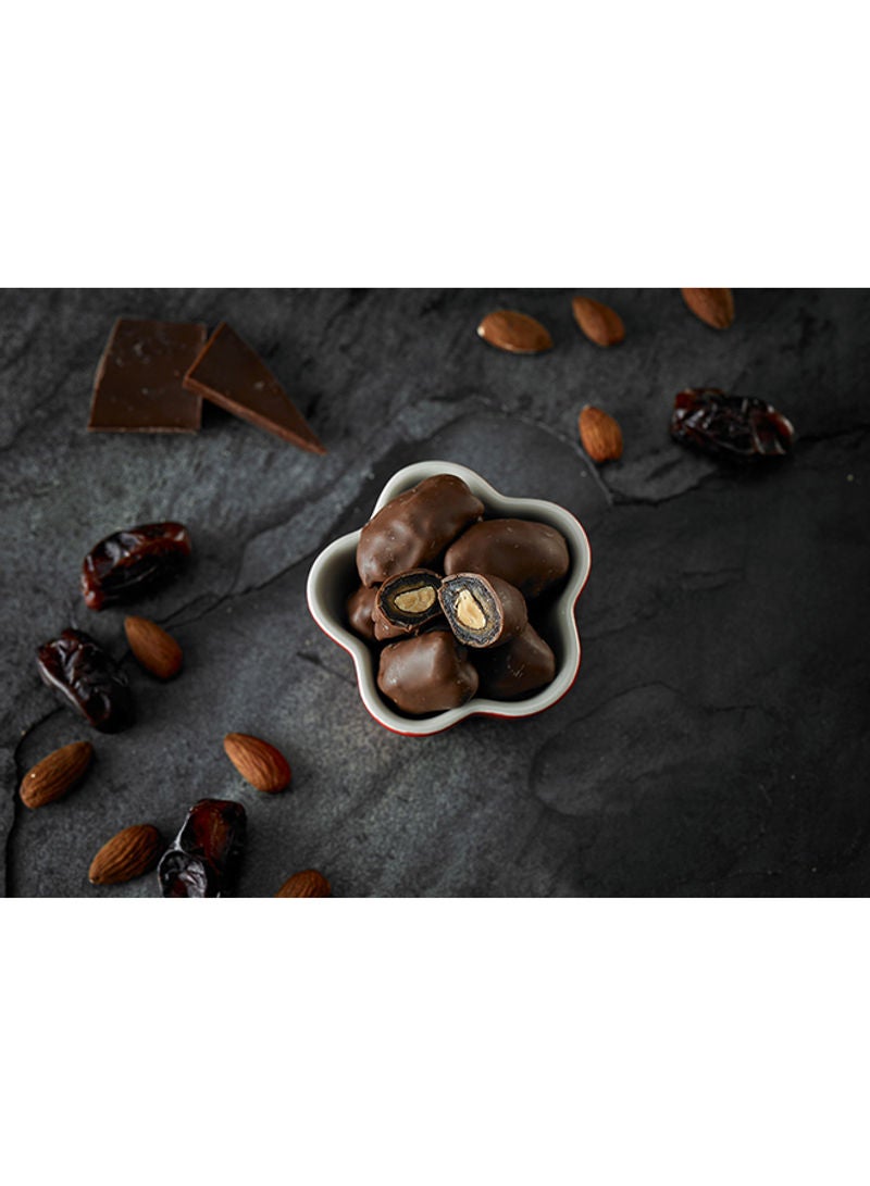 تمرة تمر محشو باللوز ومغطى بشوكولاتة الحليب 100جرام - Image 4