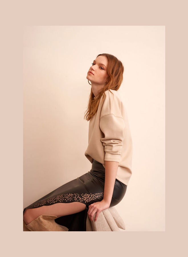 أو إكس إكس أو تنورة مطرزة بالتفصيل - Image 2