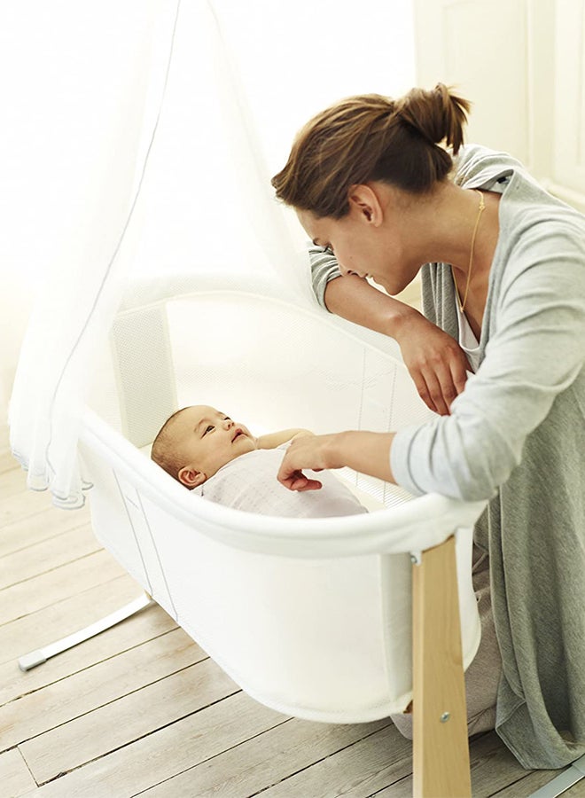 BABYBJORN Organic Cotton Fitted Sheet For Cradle - White  - Image 3