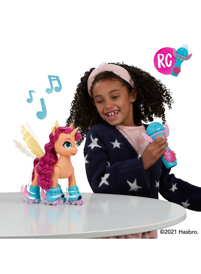 my little Pony - My Little Pony: A New Generation Movie Sing 'N Skate Sunny Starscout - Interactive 9-Inch Remote Control Toy with 50 Reactions, Lights - Image 1