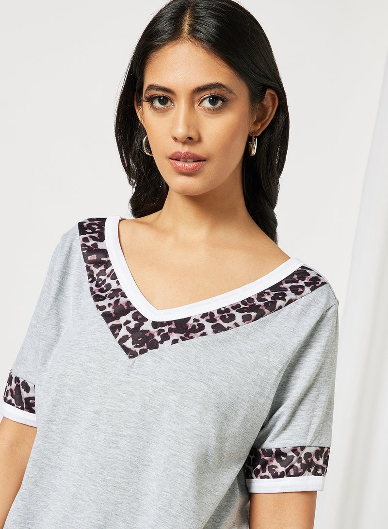 Aila Women's Casual Solid Design Contrast Collar & Sleeve Hem Top Grey/Black  - Image 4
