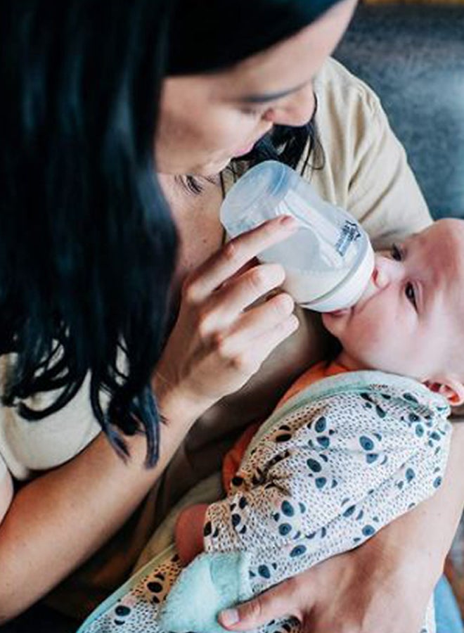 تومي تيبي مجموعة زجاجات إرضاع كلوزر تو نيتشر للأطفال، 260 مل من قطعتين - شفاف/أبيض - Image 4