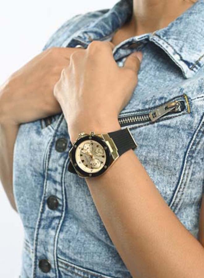 GUESS Women's Smooth Silicone Strap Watch GW0030L2 - Image 4