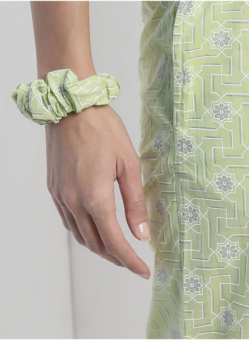 Aila - Casual Comfortable Relaxed Fit Three-Quarter Pyjamas With A Matching Scrunchie Multicolor - Image 1