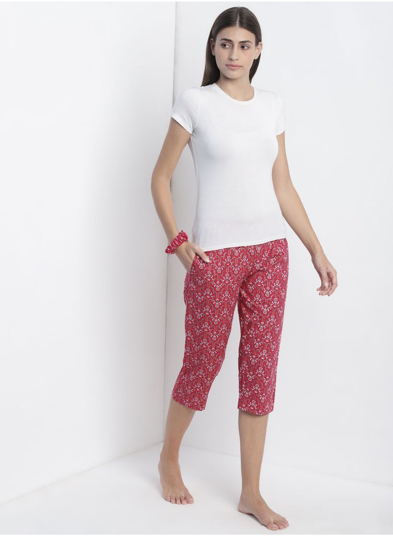 Casual Comfortable Relaxed Fit Three-Quarter Pyjamas With A Matching Scrunchie Pink - v1649661334/N50219744V_3